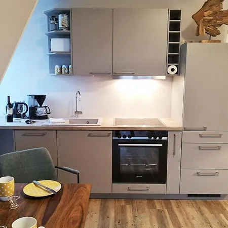 Appartement Haus Kuehlung 16 - Nuest